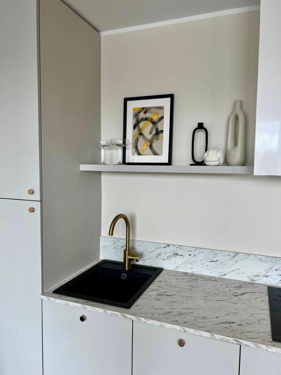 Elegance Apartment - City Centre Free Parking Ταλίν Εξωτερικό φωτογραφία