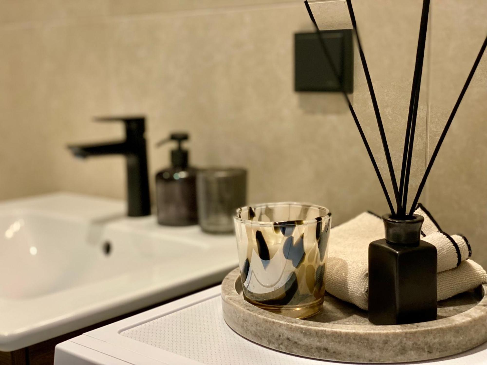 Elegance Apartment - City Centre Free Parking Ταλίν Εξωτερικό φωτογραφία